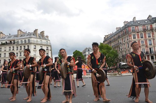 Sôi động Cồng chiêng Tây Nguyên tại Paris, Pháp