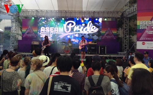 Sôi động Liên hoan âm nhạc ASEAN Pride 2015