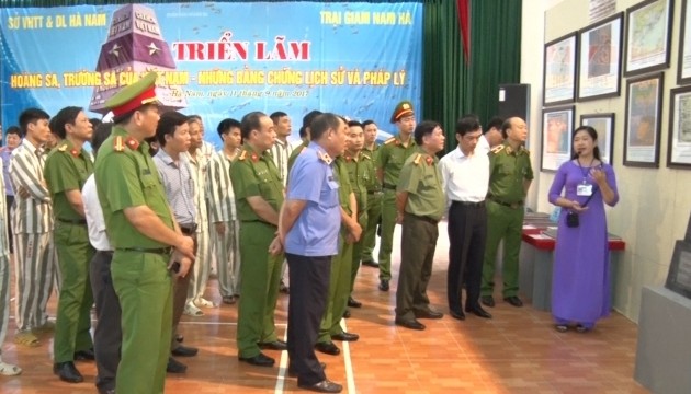 Triển lãm “Hoàng Sa, Trường Sa của Việt Nam - Những bằng chứng lịch sử và pháp lý” tại tỉnh Hà Nam