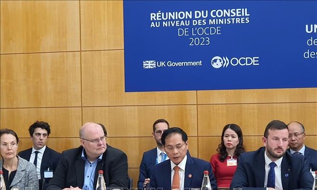 Bộ trưởng Ngoại giao Bùi Thanh Sơn nhấn mạnh quyết tâm về chuyển đổi xanh tại Hội nghị Hội đồng Bộ trưởng OECD 2023