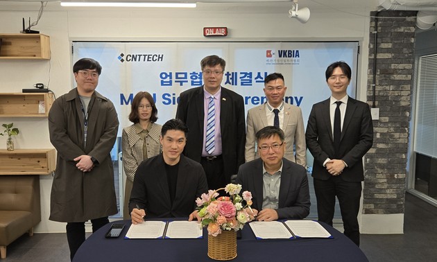 Hỗ trợ 470 startup Việt: VKBIA và CNTTech hợp tác triển khai chương trình Đổi mới mở