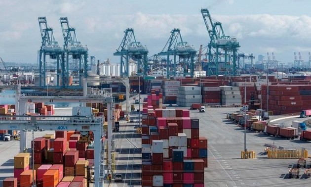 Thương mại toàn cầu nguy cơ sụt giảm mạnh vì căng thẳng thuế quan