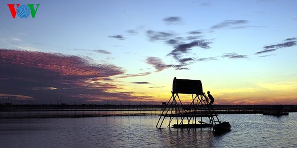 ภาพที่สวยงามในคุ้งน้ำChuồn