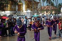 บรรดาผู้นำเวียดนามส่งคำอวยพรถึงบรรดาผู้นำลาวในโอกาสเทศกาลบุญปีใหม่