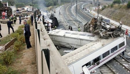 รถไฟในสเปนประสบอุบัติเหตุ