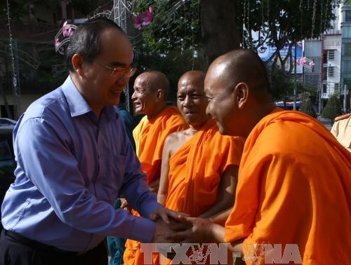 ประธานแนวร่วมปิตุภูมิเวียดนามกล่าวอวยพรประชาชนชนเผ่าเขมรในโอกาสปีใหม่โจลชนัมทไม