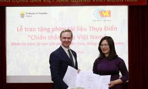 สวีเดนมอบภาพยนตร์สารคดีเกี่ยวกับวันที่ 30 เมษายนปี 1975 ที่ยังไม่เคยเผยแพร่ที่ไหนให้แก่เวียดนาม