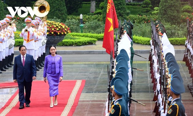 นายกรัฐมนตรีไทยเสร็จสิ้นการเยือนเวียดนามอย่างเป็นทางการ