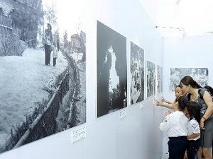 Exhibition “Hanoi-Dien Bien Phu in the air” debuts