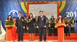 Winners of “Vietnam Trade Services Award 2013” honored