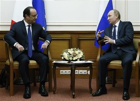 French President makes a surprise visit to Russia