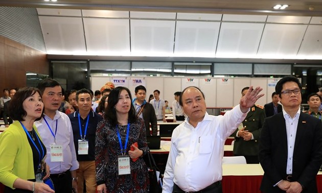 PM Nguyen Xuan Phuc chairs rehearsal for GMS-6, CLV-10