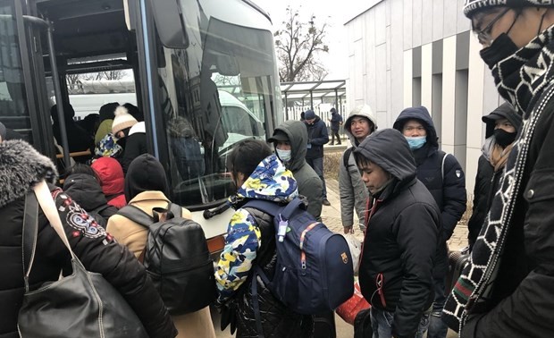 Vietnamese Embassy in Romania ensures best possible conditions for Vietnamese evacuees from Ukraine 