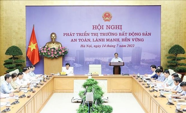 PM demands removing bottlenecks in real estate market for safe, healthy development