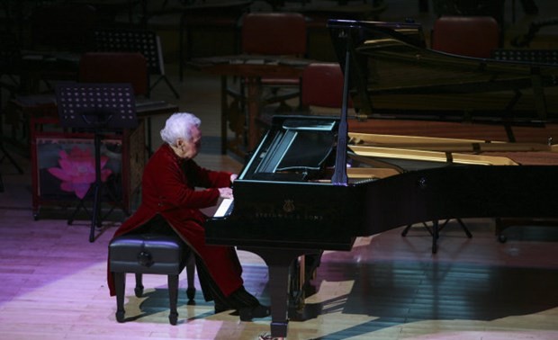 Piano teacher, artist Thai Thi Lien passes away at age of 106