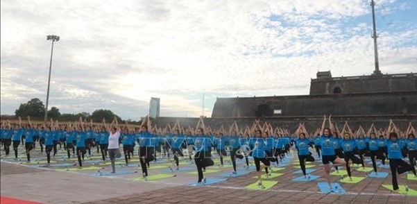 Thua Thien-Hue: Over 1,000 people participate in 9th International Yoga Day