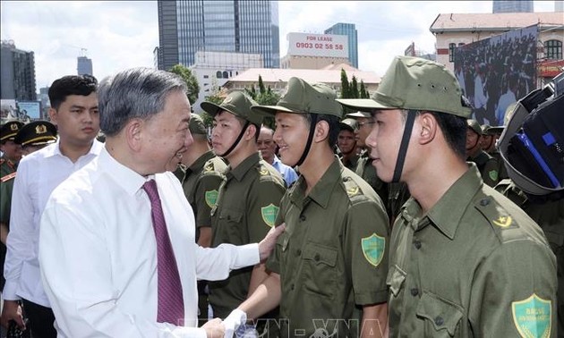 NA Chairman meets with voters in Hau Giang