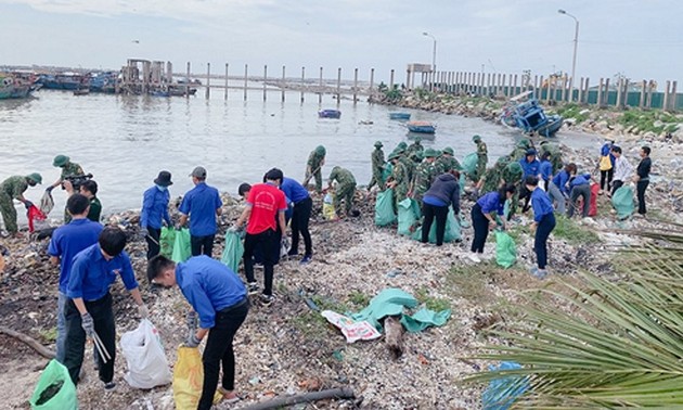 Binh Thuan works to reduce plastic pollution