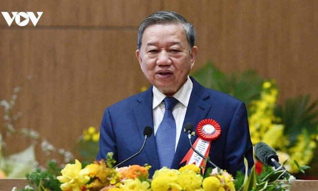 Vietnam aims to become a digital nation driven by data, says Party chief