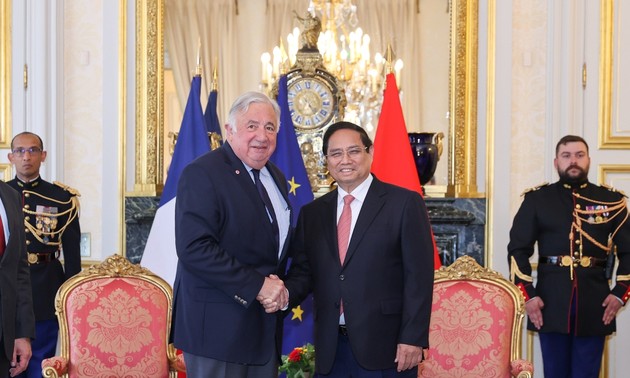 PM Pham Minh Chinh meets with Presidents of French Senate, National Assembly 