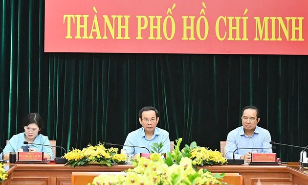 HCM City: New local administration model piloted in 102 wards, communes