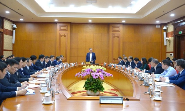 Party chief stresses role of grassroots officials in policy implementation