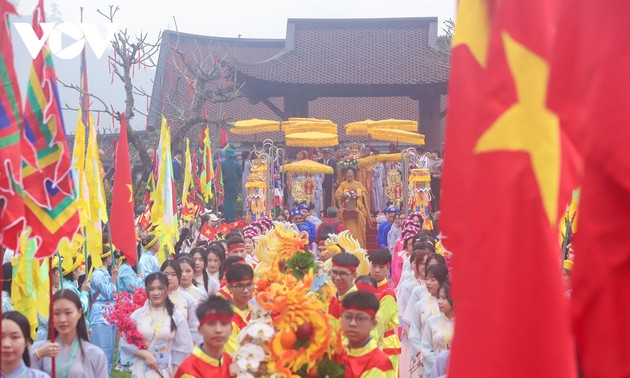 Sacred Yen Tu mountain hosts spring festival