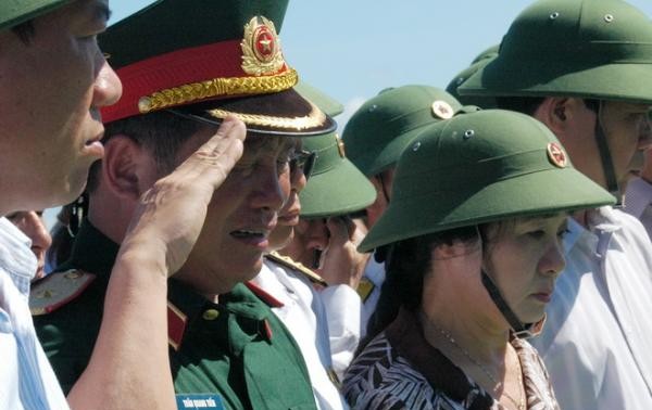 Vietnamese Navy commemorates fallen soldiers at Truong Sa