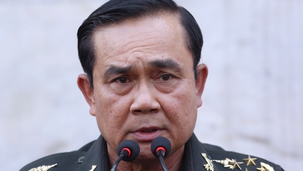 Thai army urges factions to avoid violence 