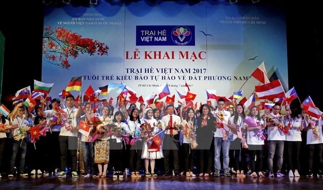 Summer camp marks 15th year of connecting young overseas Vietnamese