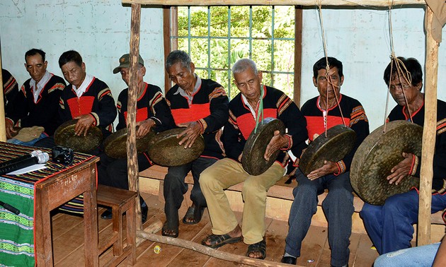 Festival honors Central Highlands’ gong culture