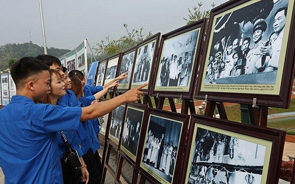 Colorful activities held to mark Uncle Ho’s visit to northwestern region