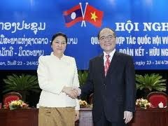Impulsar cooperación entre las provincias fronterizas de Vietnam y Laos