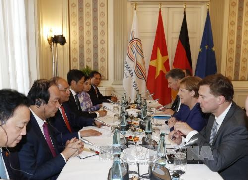 Primer ministro vietnamita sostiene reuniones bilaterales en Hamburgo 