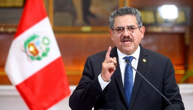 Presidente interino de Perú dimite tras cinco días en el cargo