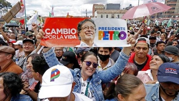 Gustavo Petro continúa liderando intención de voto en Colombia