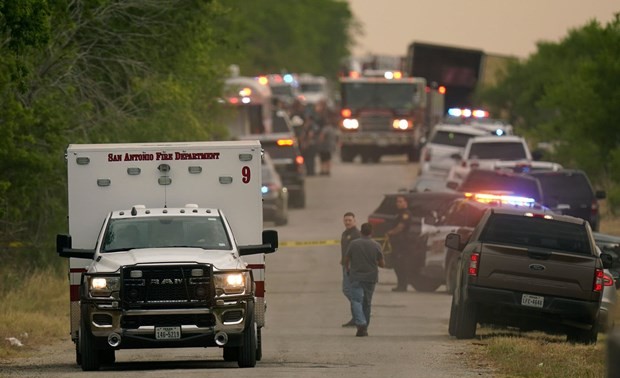 Al menos 40 migrantes fueron hallados muertos en un camión en Estados Unidos