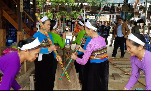 Aldea Nhot en Hoa Binh, emergente destino turístico para amantes de la cultura folclórica de la etnia Thai