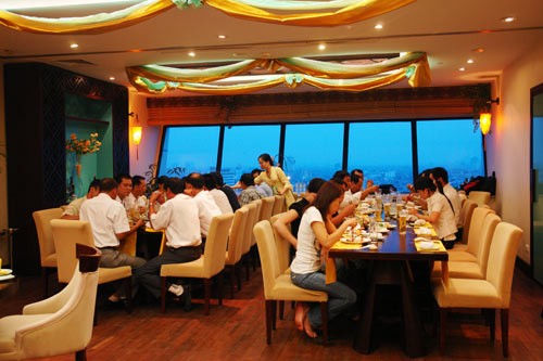 ที่ร้านอาหาร (บทที่ 3)