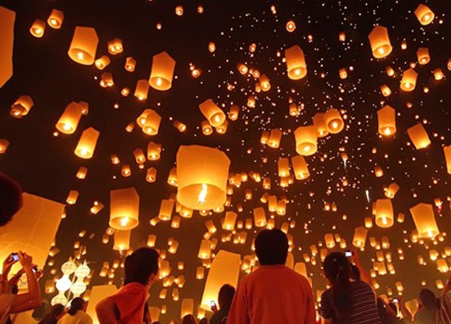 งานลอยโคมที่เชียงใหม่