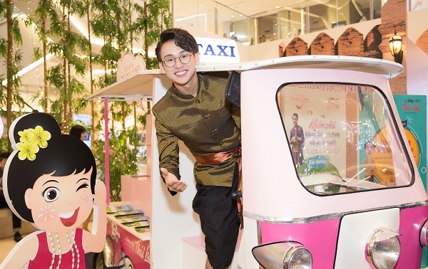 พบปะกับพิธีกร กวางบ๋าว  ทูตการท่องเที่ยวของไทยปี 2019 ณ  เวียดนาม