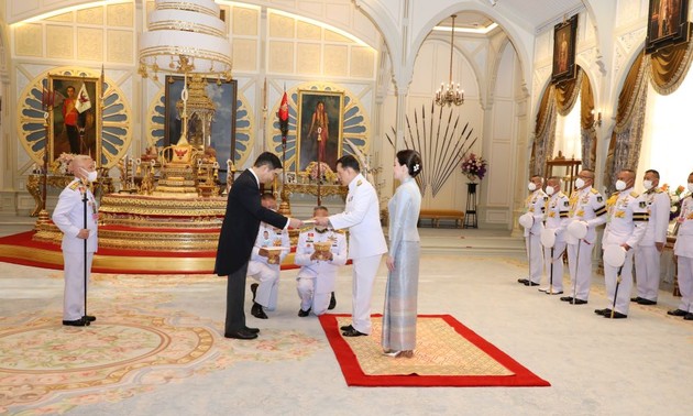 พระบาทสมเด็จพระเจ้าอยู่หัวของไทยทรงให้ความสำคัญต่อสัมพันธไมตรีระหว่างเวียดนามกับไทย