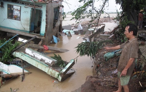 France shares climate change response experience with Vietnam