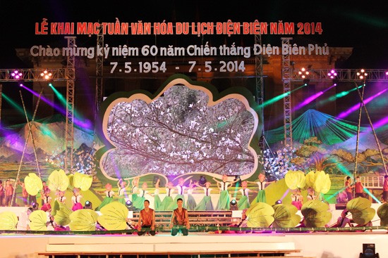 Colorful art programs celebrate Dien Bien Phu victory
