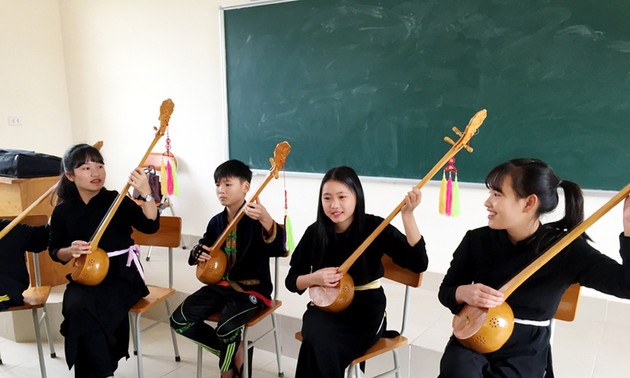 Boarding school nurtures students' passion for ethnic minority culture