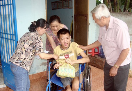 Zahlreiche Wohltätigkeiten für Agent-Orange-Opfer