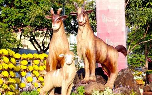 Ho Chi Minh Stadt: Buntes Blumenstraßenfest und lebendiges Buchstraßenfest