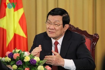 Staatspräsident Truong Tan Sang trifft Delegation der Menschen mit Verdiensten der Provinz Ha Nam