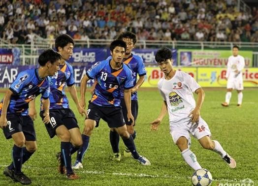 Förderung des Fußballs Vietnams und Japans