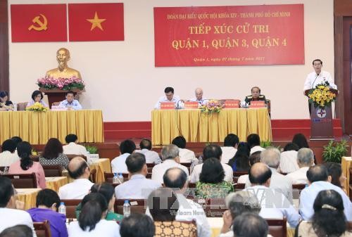 Staatspräsident Tran Dai Quang trifft Wähler in Ho Chi Minh Stadt